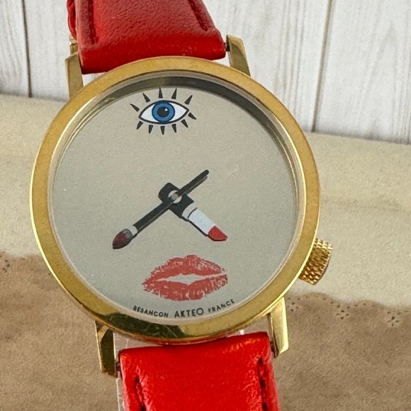 Vintage Akteo designed Makeup Artist Gold Tone Watch in pristine condition